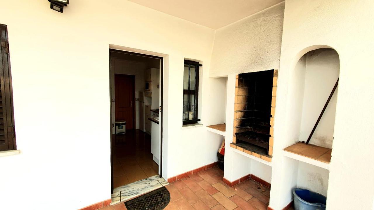 Lovelystay - Alto Dos Calicos 2Br House With Garden Αλμπουφέιρα Εξωτερικό φωτογραφία